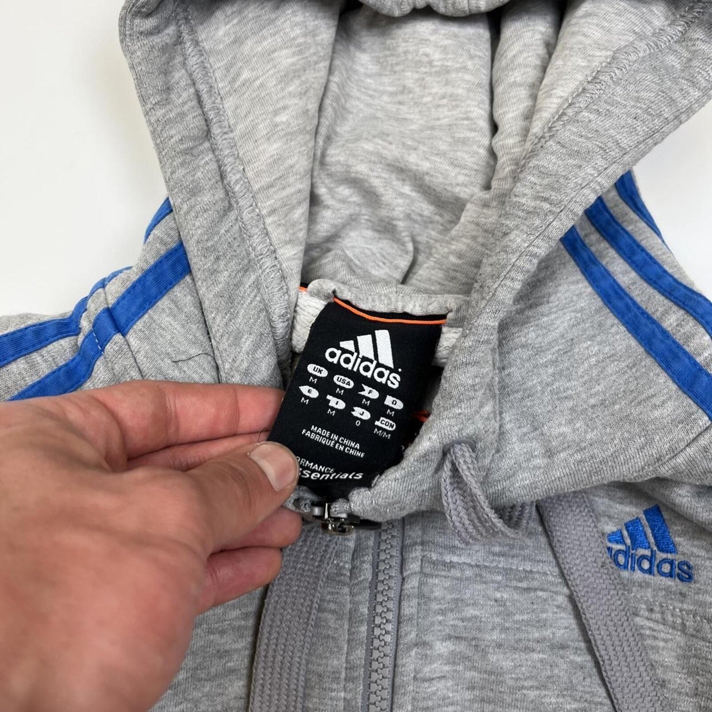 Adidas Essentials Hoodie - M