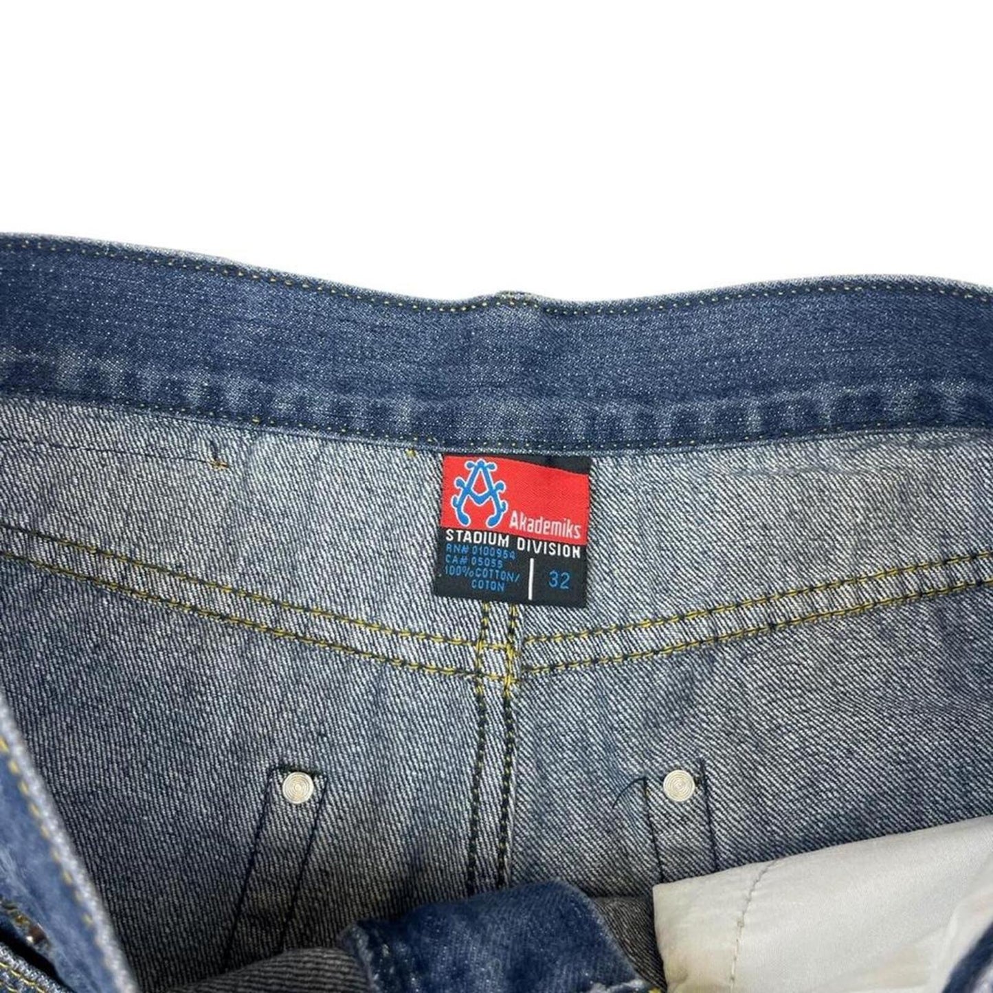 Akademiks Jorts - W32