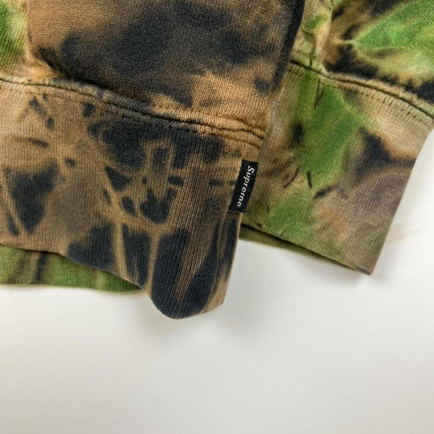 Supreme Tie Die Sweatshirt - M