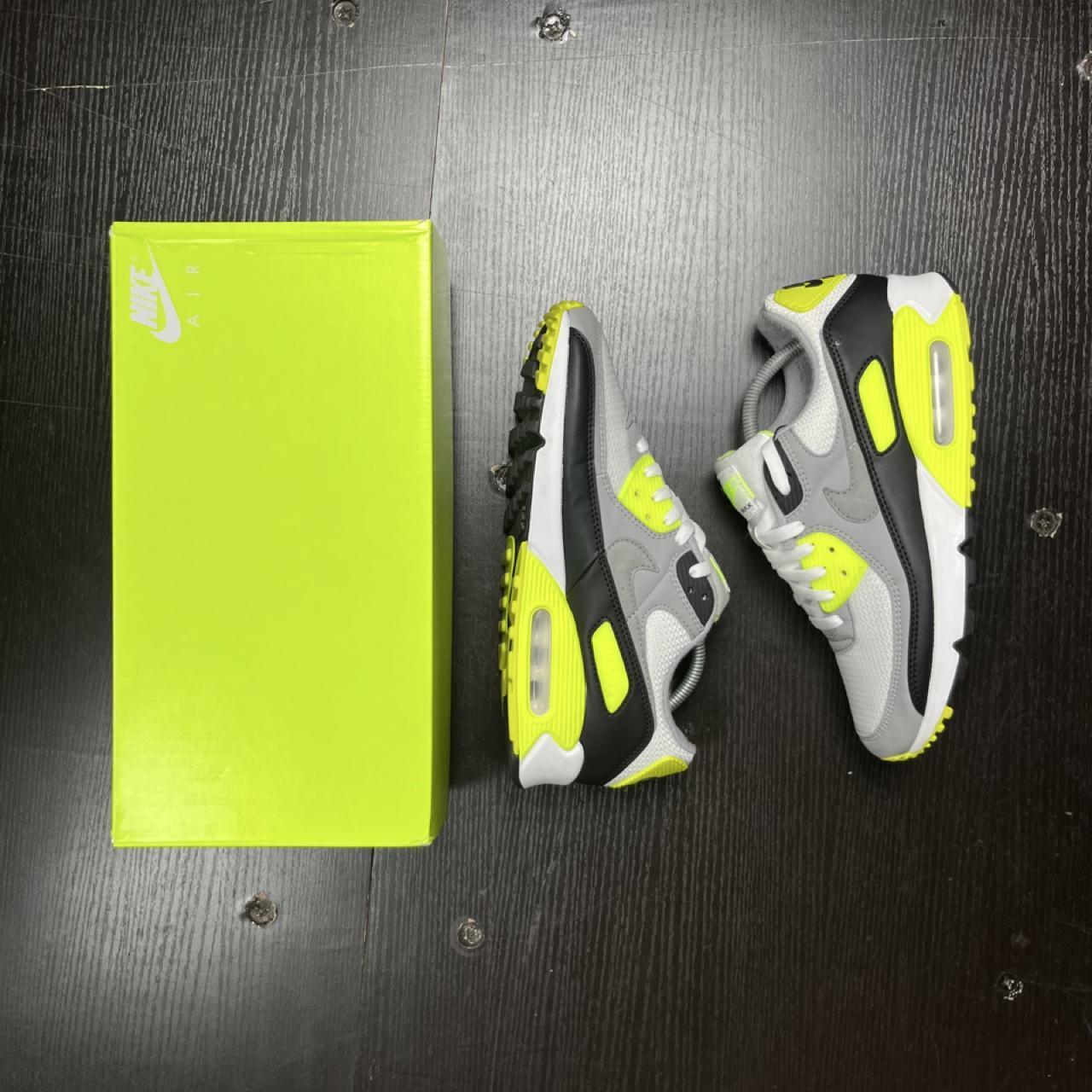 Nike Air Max 90 - UK 8.5