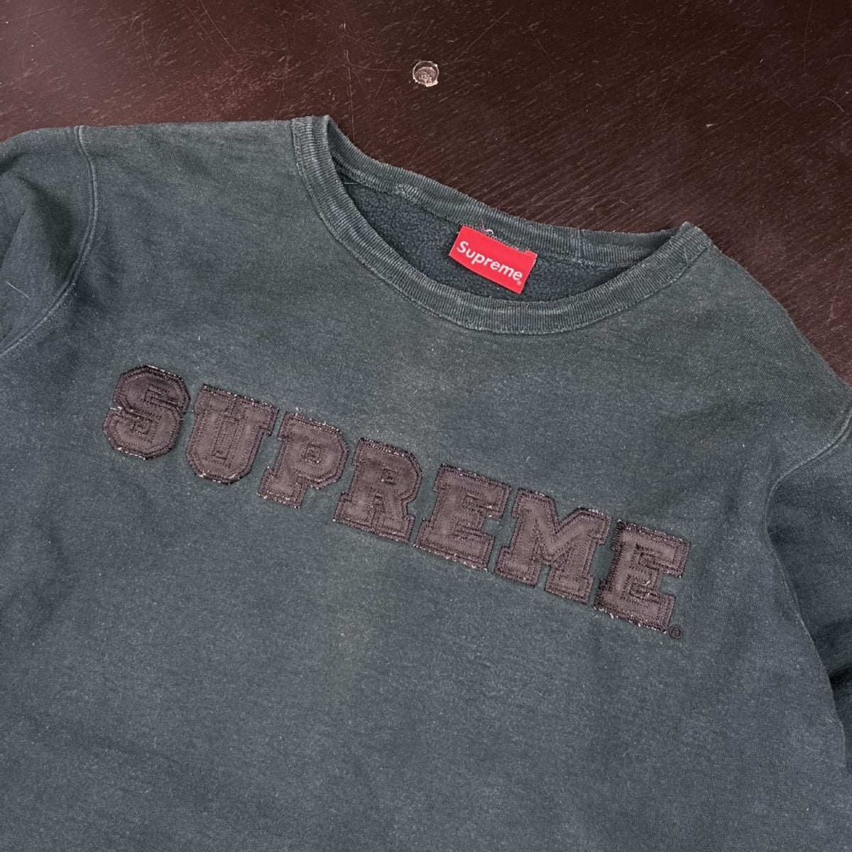 Supreme Sweatshirt - M