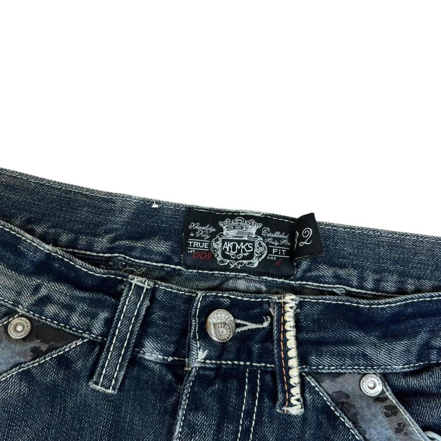Akademiks Embroidered Jeans - W32