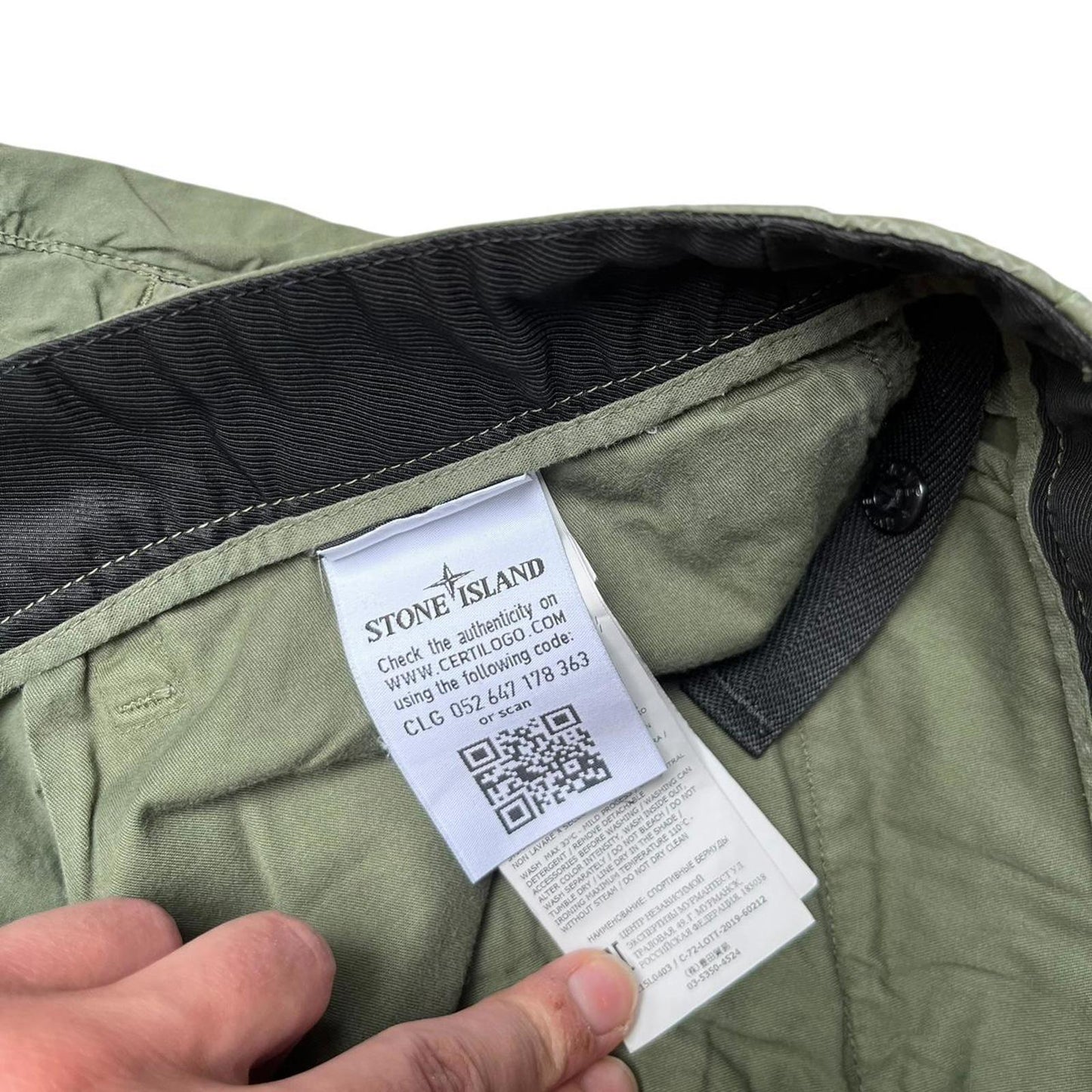 Stone Island Lightweight Cargo Shorts Green
