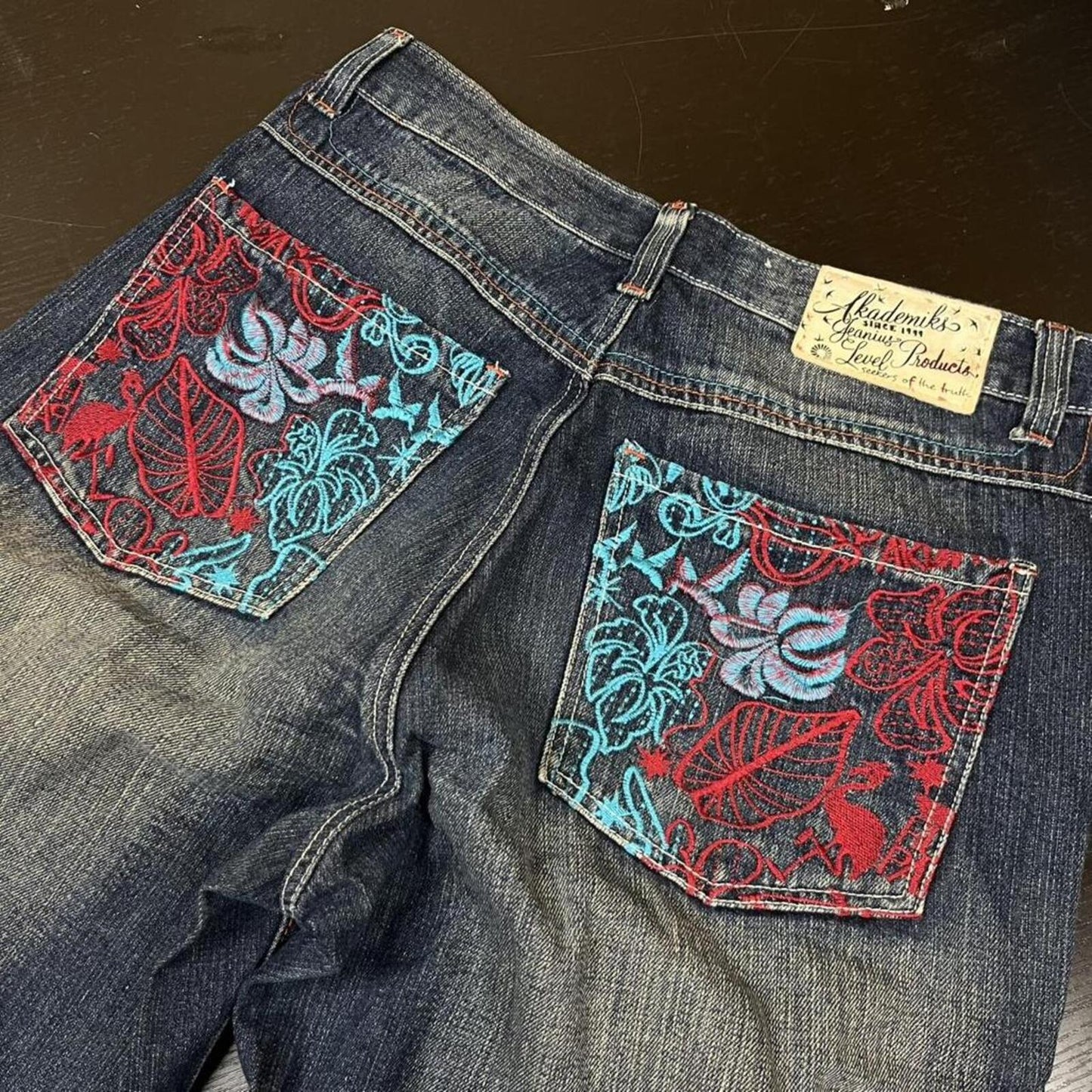 Akademiks Embroidered Jeans - W32